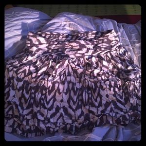 Flowy high waisted grey and white skirt