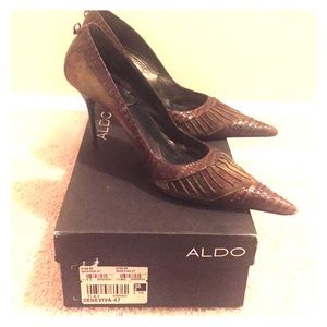 Aldo suede pumps