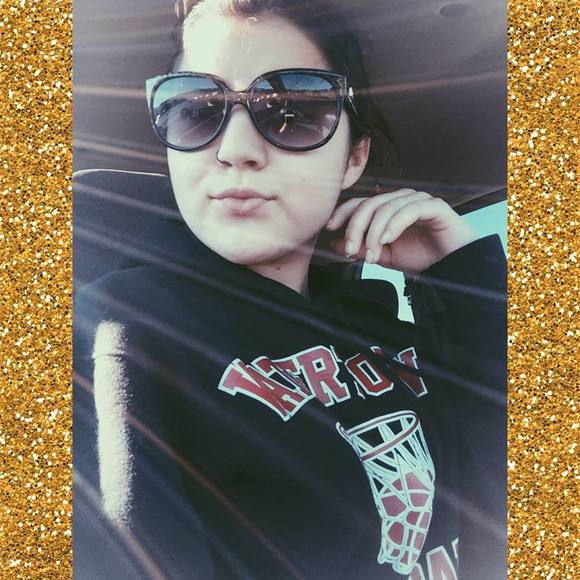 Meet your Posher, Shaylee