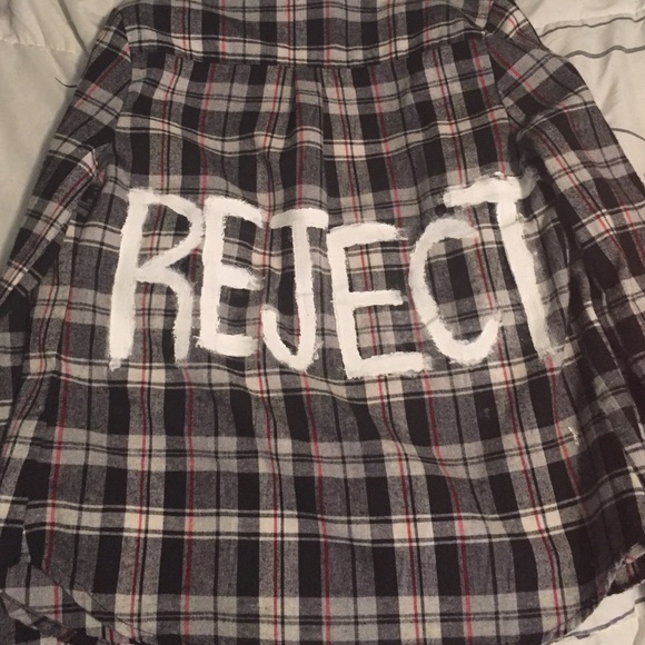 Reject black and white flannel (TRADING)