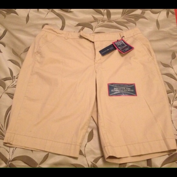 💥NWT💥 Khaki Bermuda Shorts!