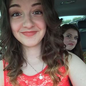 Meet your Posher, Adrianne