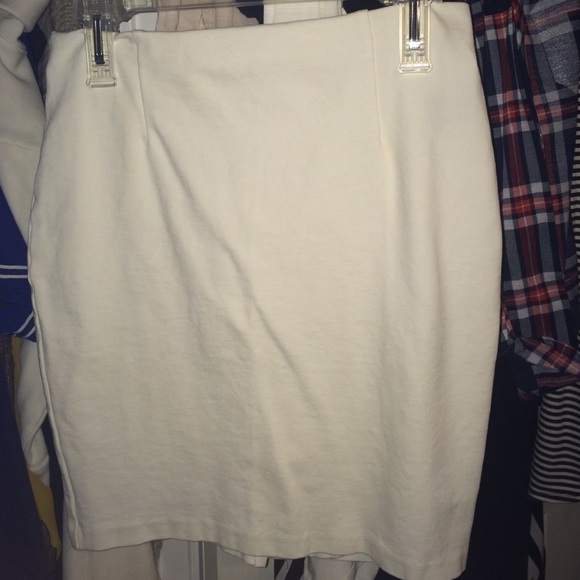 White pencil skirt
