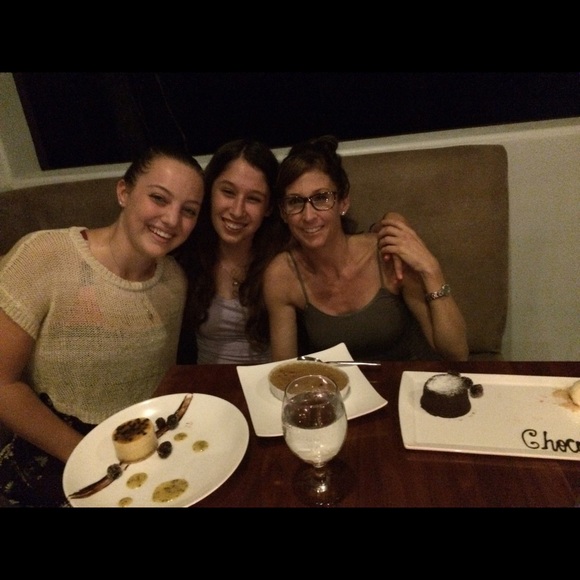 Meet your Posher, Alexis