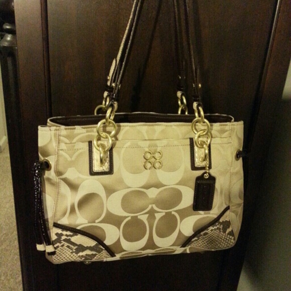 Coach purse Never been used