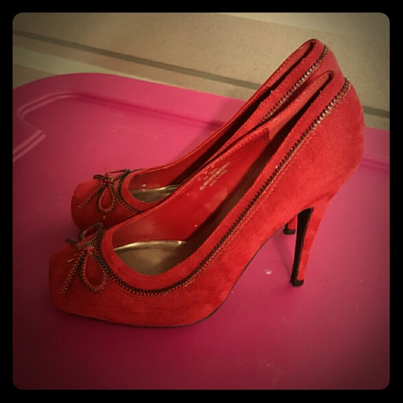 Shoes - Picture 1 of 1