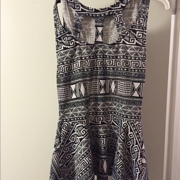 Black and white patterned top