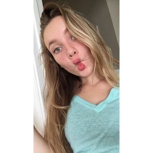 Meet your Posher, Alyssa