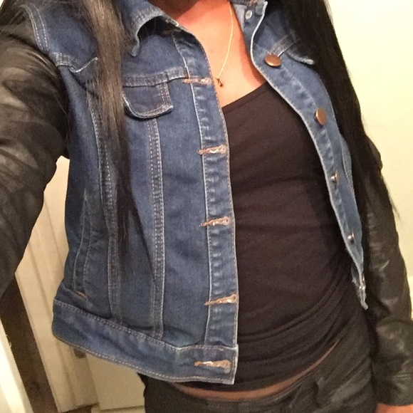 Jean jacket with leather sleeves! - Picture 4 of 4