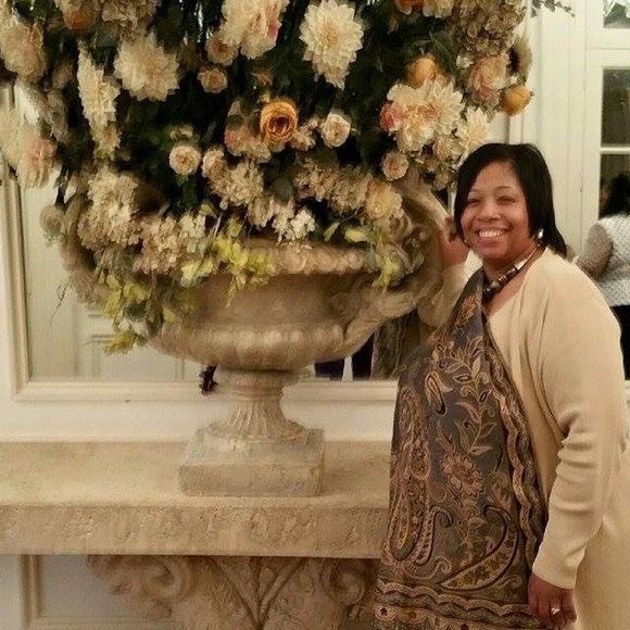 Meet your Posher, Yolanda