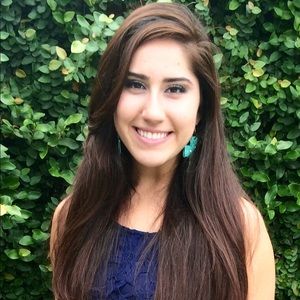 Meet your Posher, Elizabeth