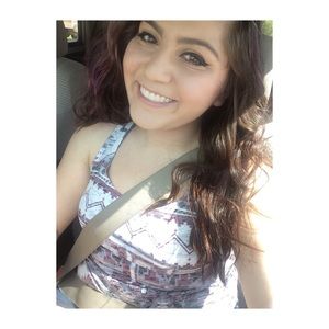 Meet your Posher, Raquel