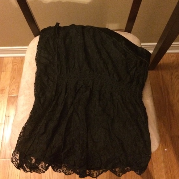 Lace black top