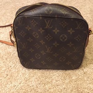 Beautiful Louis Vuitton cross body