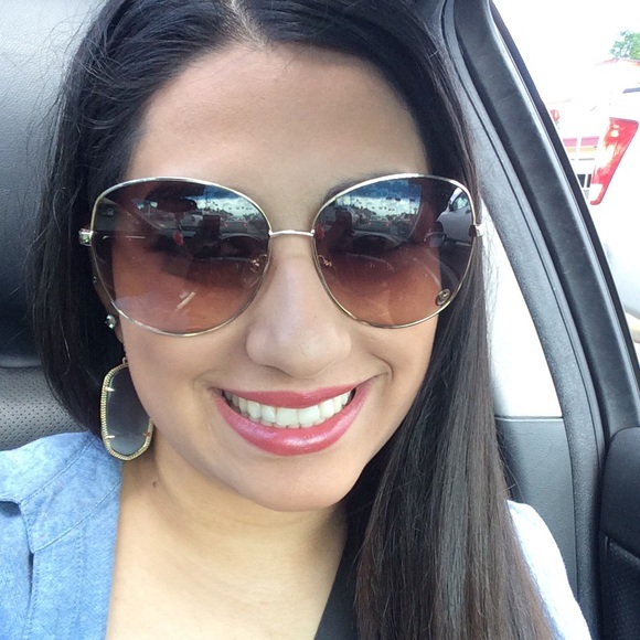 Meet your Posher, Shundeez