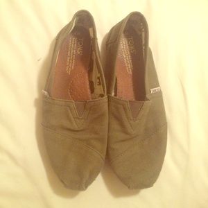 Olive green toms