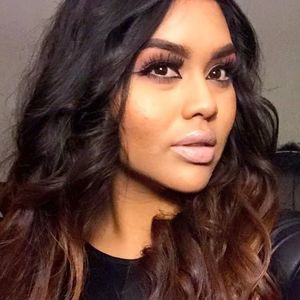 Meet your Posher, Ana