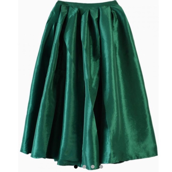 ‼️SALE‼️Dark green pleated skirt!🍃