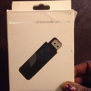 Connect laptop or devices witthe 20pin DisplayPort