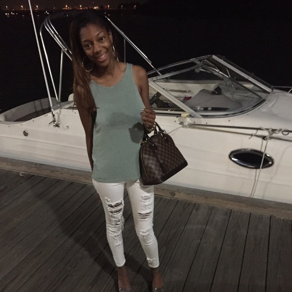 Meet your Posher, Shai