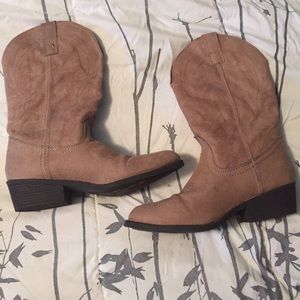 Tan western boots