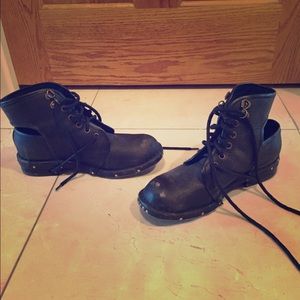 Jeffrey Campbell Rosie Cut out boot