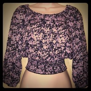 H&M  NWT 💕Pink & Black Floral Peasant Crop Top.