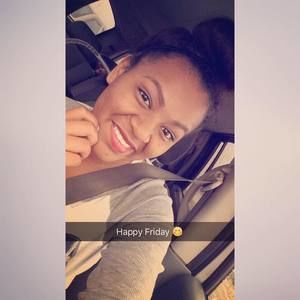 Meet your Posher, Kayla