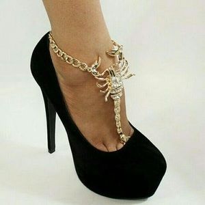 Meet your Posher, Eva