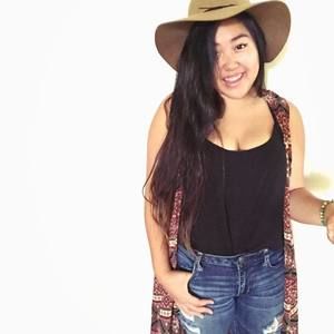 Meet your Posher, Laura