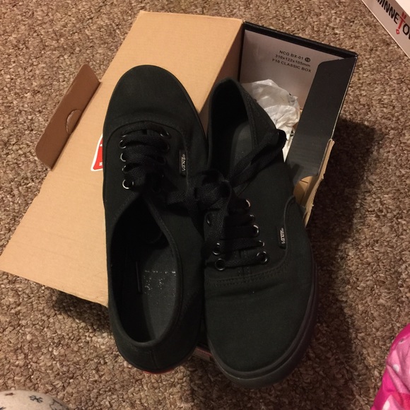 ❌❌❌SOLD❌❌❌black vans❌❌❌