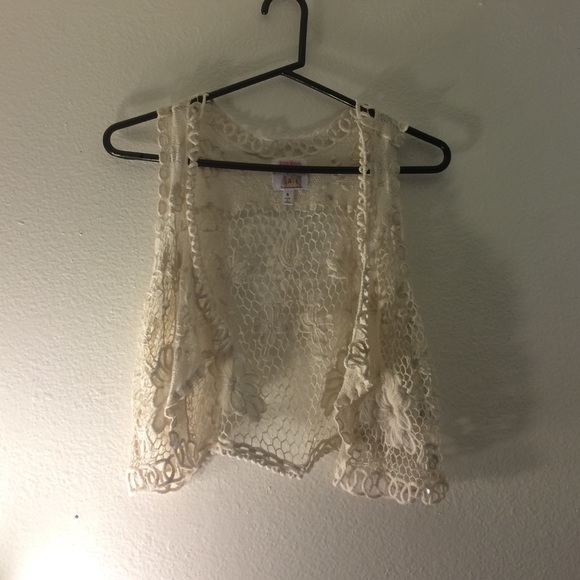 Sweaters - 🌷Lace Cardigan