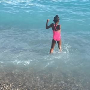 Meet your Posher, Shetellia