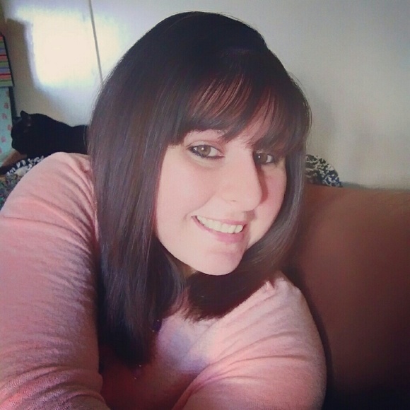 Meet your Posher, Krystal - Picture 2 of 2