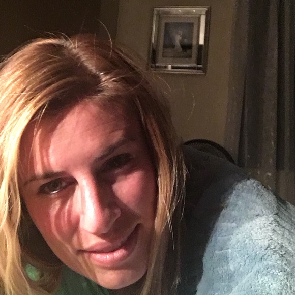 Meet your Posher, Shelly - Picture 1 of 1