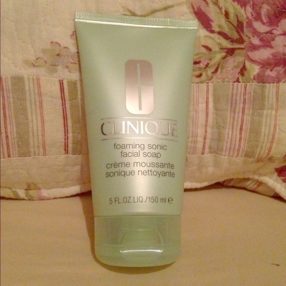 NEW!! ❤️CLINIQUE Sonic Cleanser!❤️