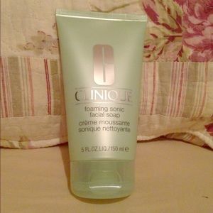 NEW!! ❤️CLINIQUE Sonic Cleanser!❤️