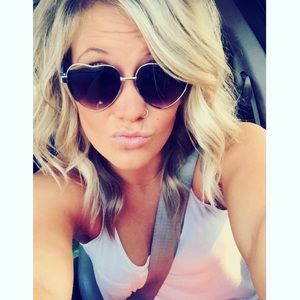 Meet your Posher, Kelsey