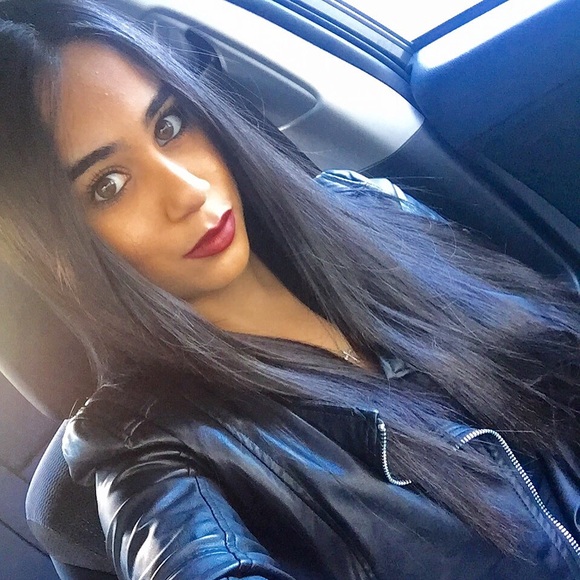 MEET YOUR SELLER👸🏻