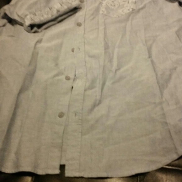 Short sleeve button up - Picture 3 of 3