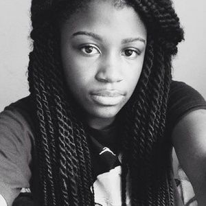 Meet your Posher, Alexis