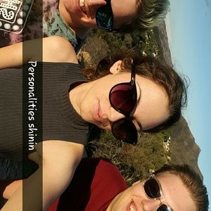 Meet your Posher, Kelly