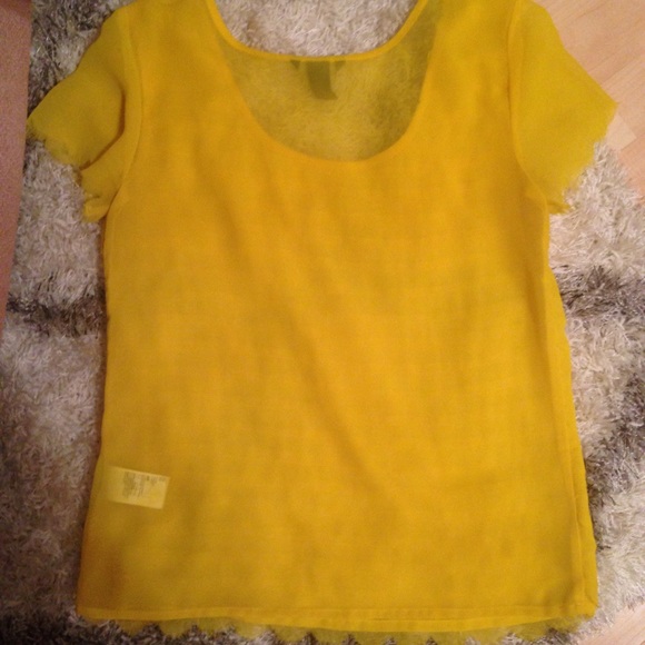 H&M Sheer Scalloped Yellow Top - Size 6 - Picture 3 of 4