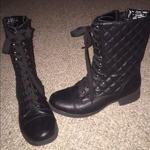 Combat boots 💀