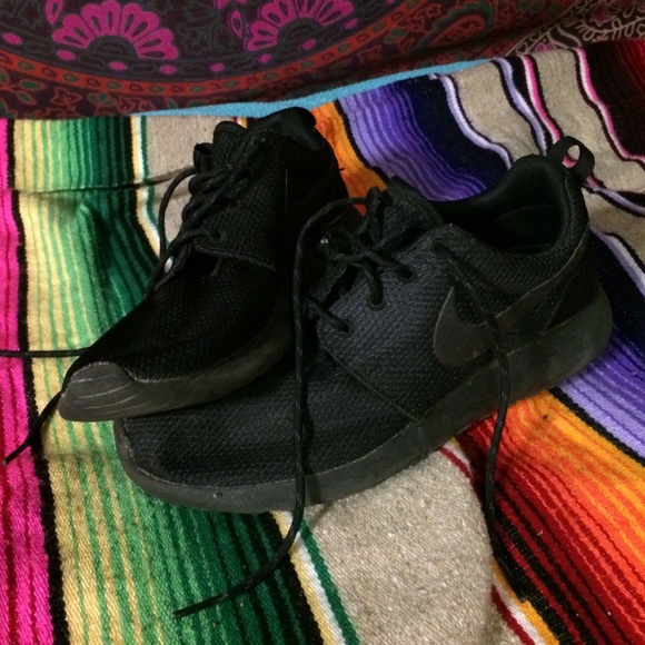 Black Roshes