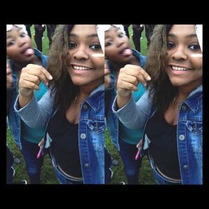 Meet your Posher, Amira