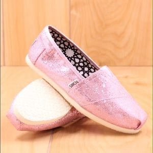 NWT PINK TOMS
