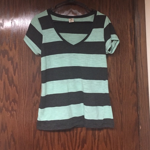 Dark grey & Mint green V-neck