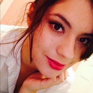 Meet your Posher, Dyana