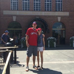 Meet your Posher, Sloane